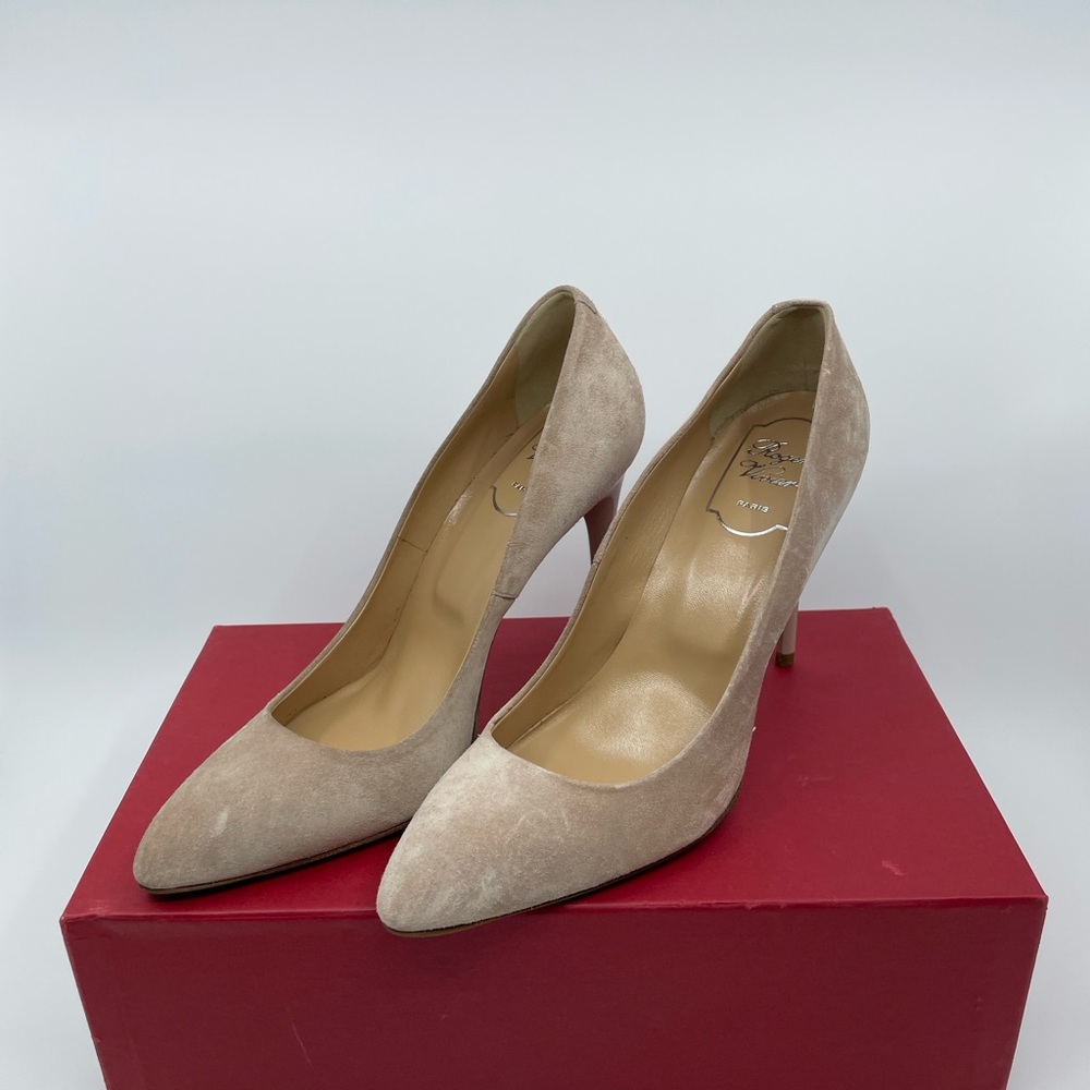 NEW Roger Vivier Cream Pointed-Toe Heels